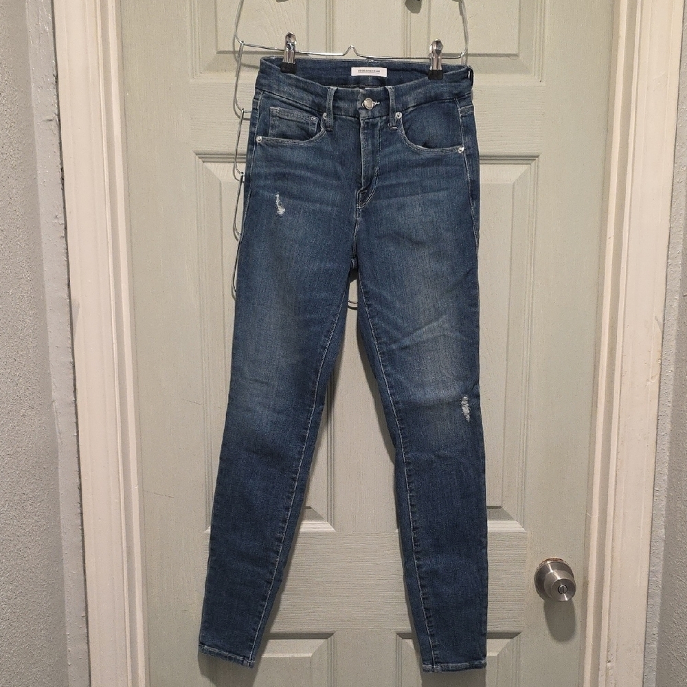 Good American Blue Skinny Jeans with Distressed Details
